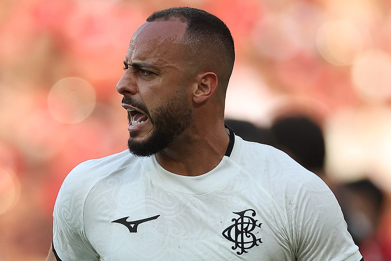 Protesto da torcida acontece em meio à sequência negativa do Botafogo, que vem de derrota por 3 a 0 para o Flamengo — Foto: Vítor Silva/Botafogo