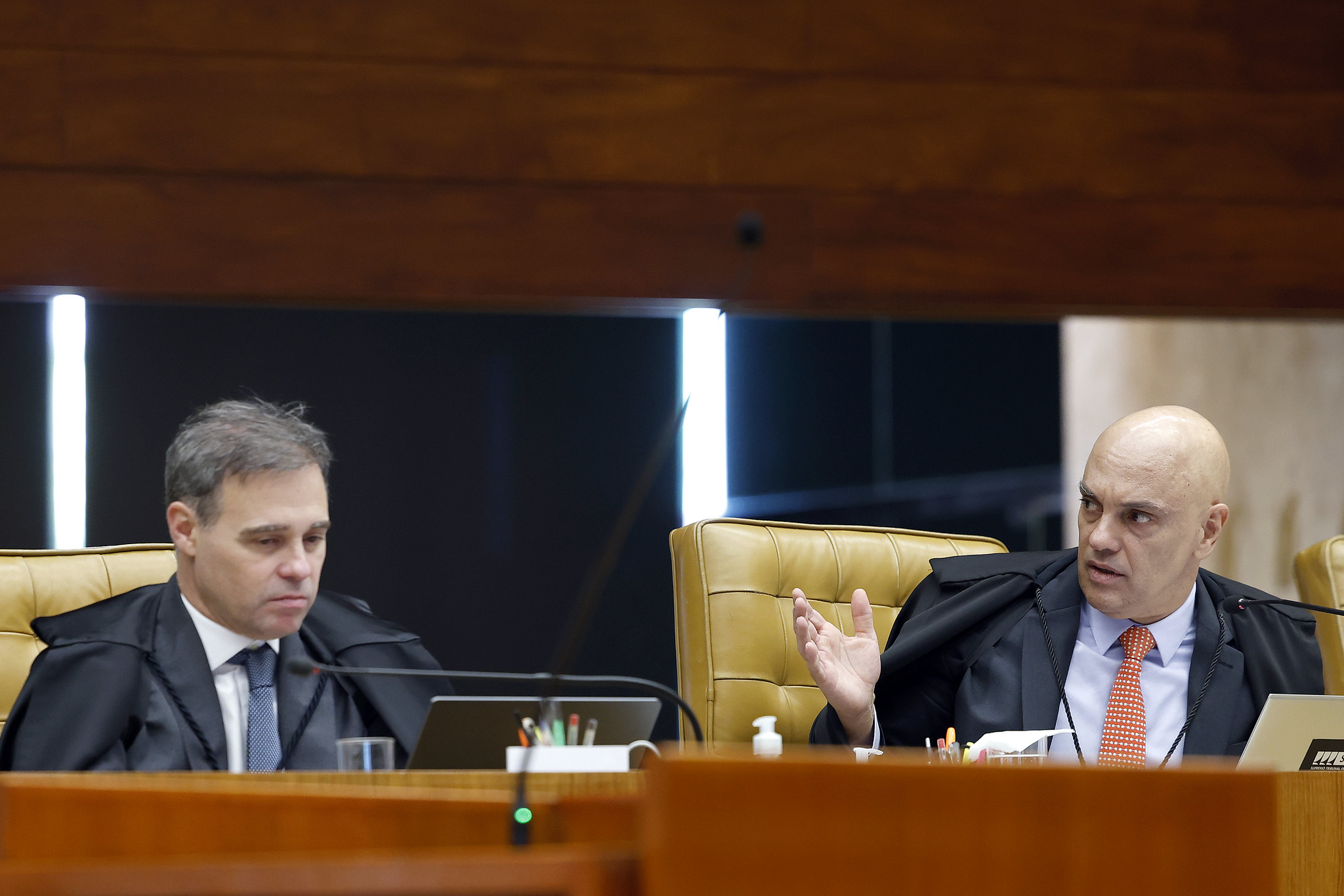Moraes revela indícios de crimes e acusa Mendonça de direcionar investigação do Caso Master e INSS - QTU Questões do Universo