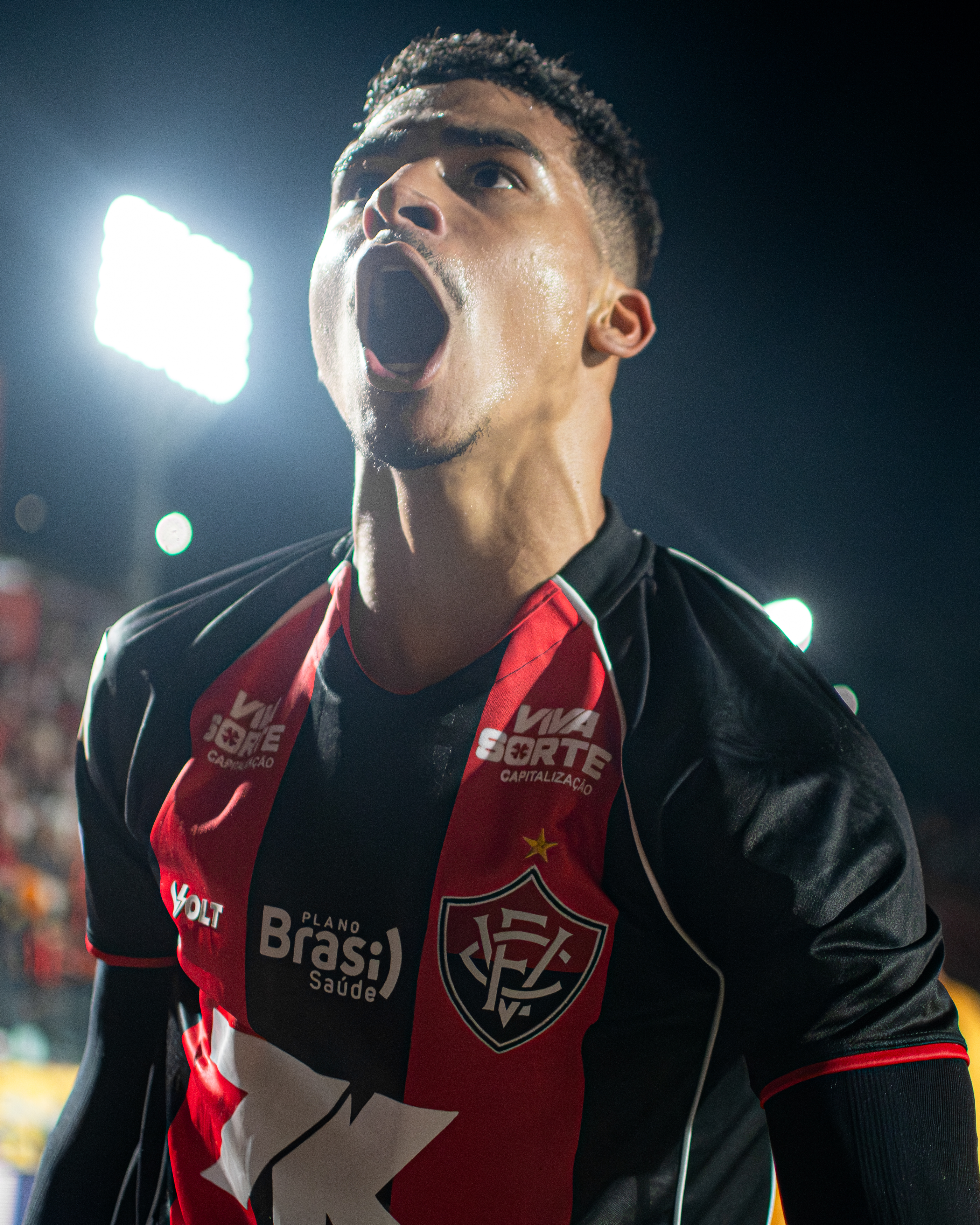 Renê com as cores do Esporte Clube Vitória - Foto: Victor Ferreira / ECV