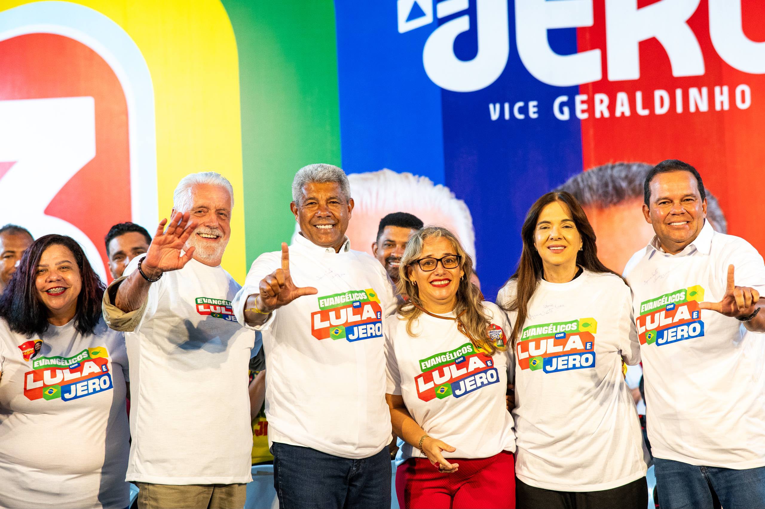 Jaques Wagner critica uso da religião para disseminar ódio durante encontro com evangélicos