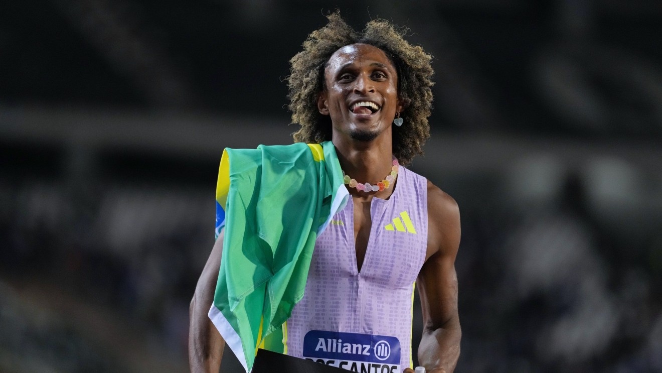 Brasileiro recordista mundial vence novamente e conquista título nos 400m com barreiras - Foto