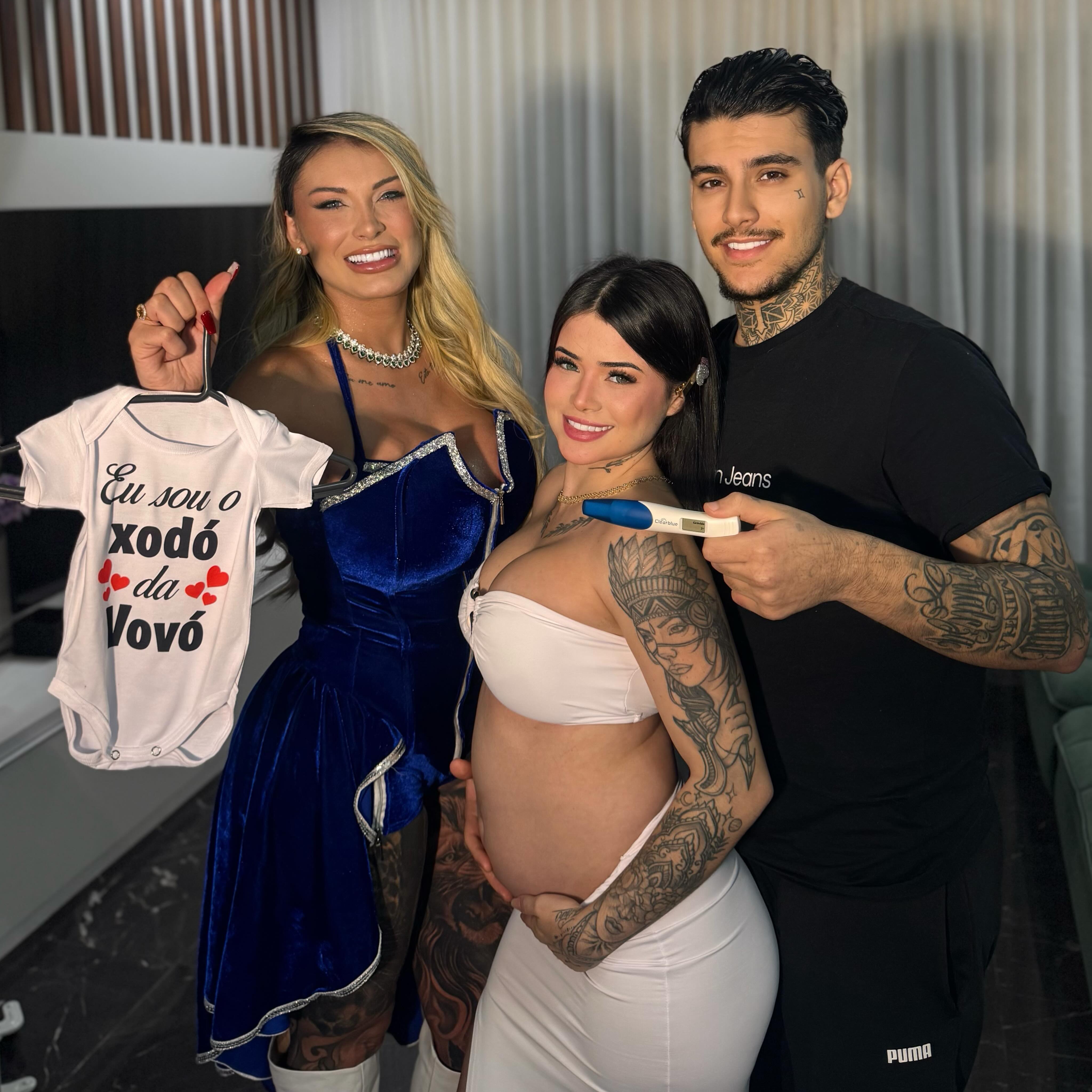 Andressa Urach, Arthur Urach e Maya Braga celebraram juntos a chegada do primeiro filho do casal — Foto: Instagram