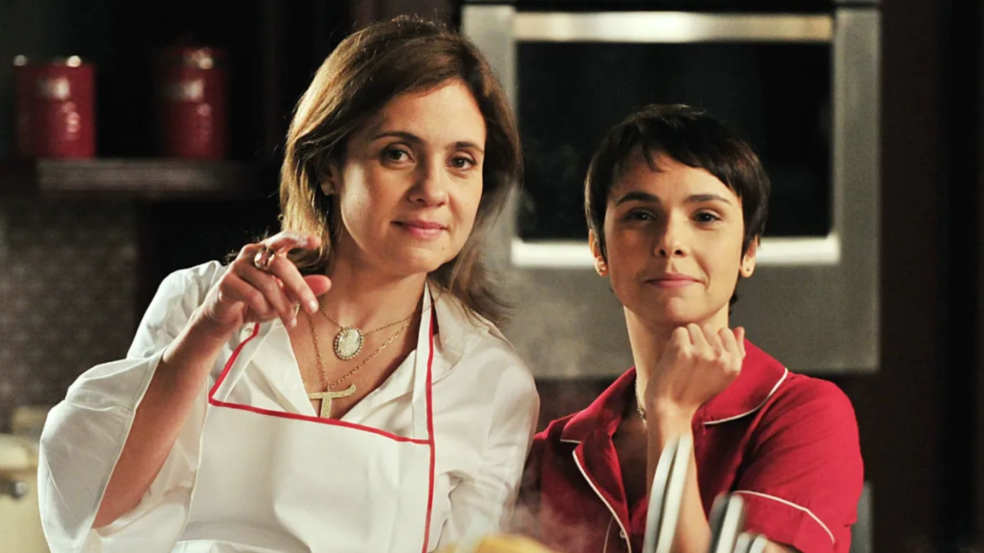 Débora Falabella e Adriana Esteves como Nina e Carminha em Avenida Brasil — Foto: Reprodução/Globo