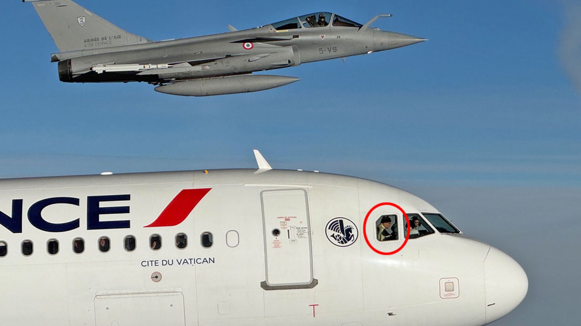 Papa Leão XIV é escoltado por caças durante voo da Air France