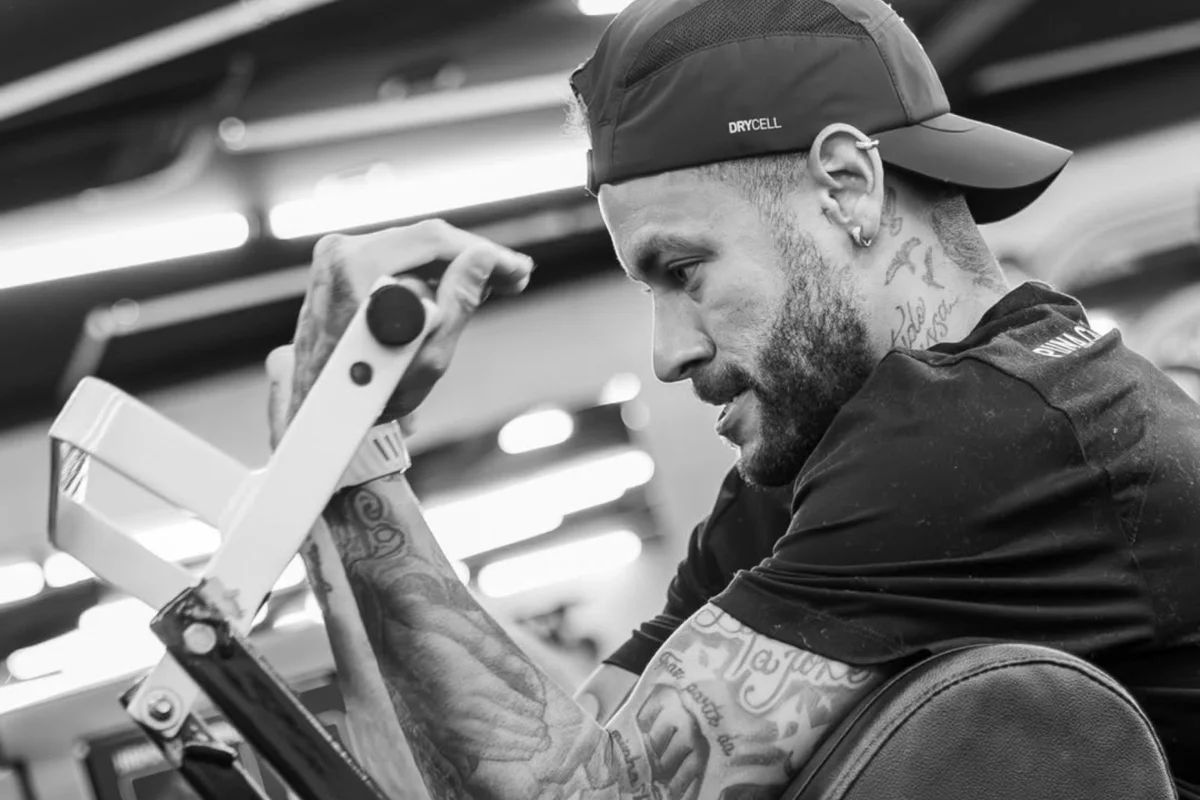 Em recuperação, Neymar desabafa sobre cuidado "dobrado" com o "mental"