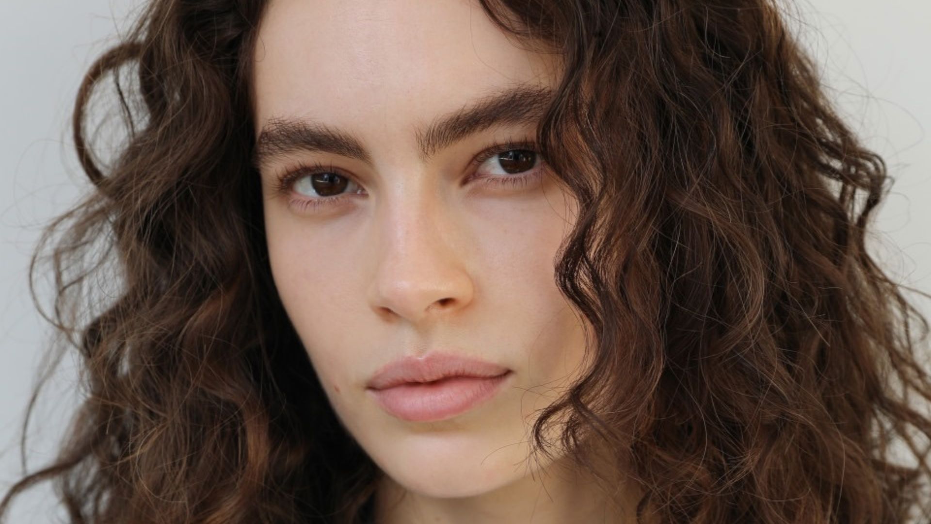 Baiana que deixou povoado aos 17 anos estreia na Semana de Moda de Milão