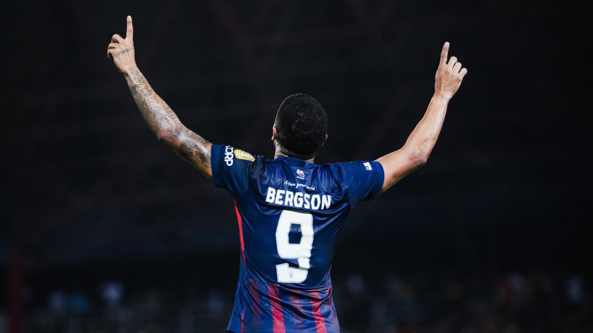 Bérgson com as cores do Johor FC - Foto: Reprodução / Redes Sociais / Instagram / @bergsonberg