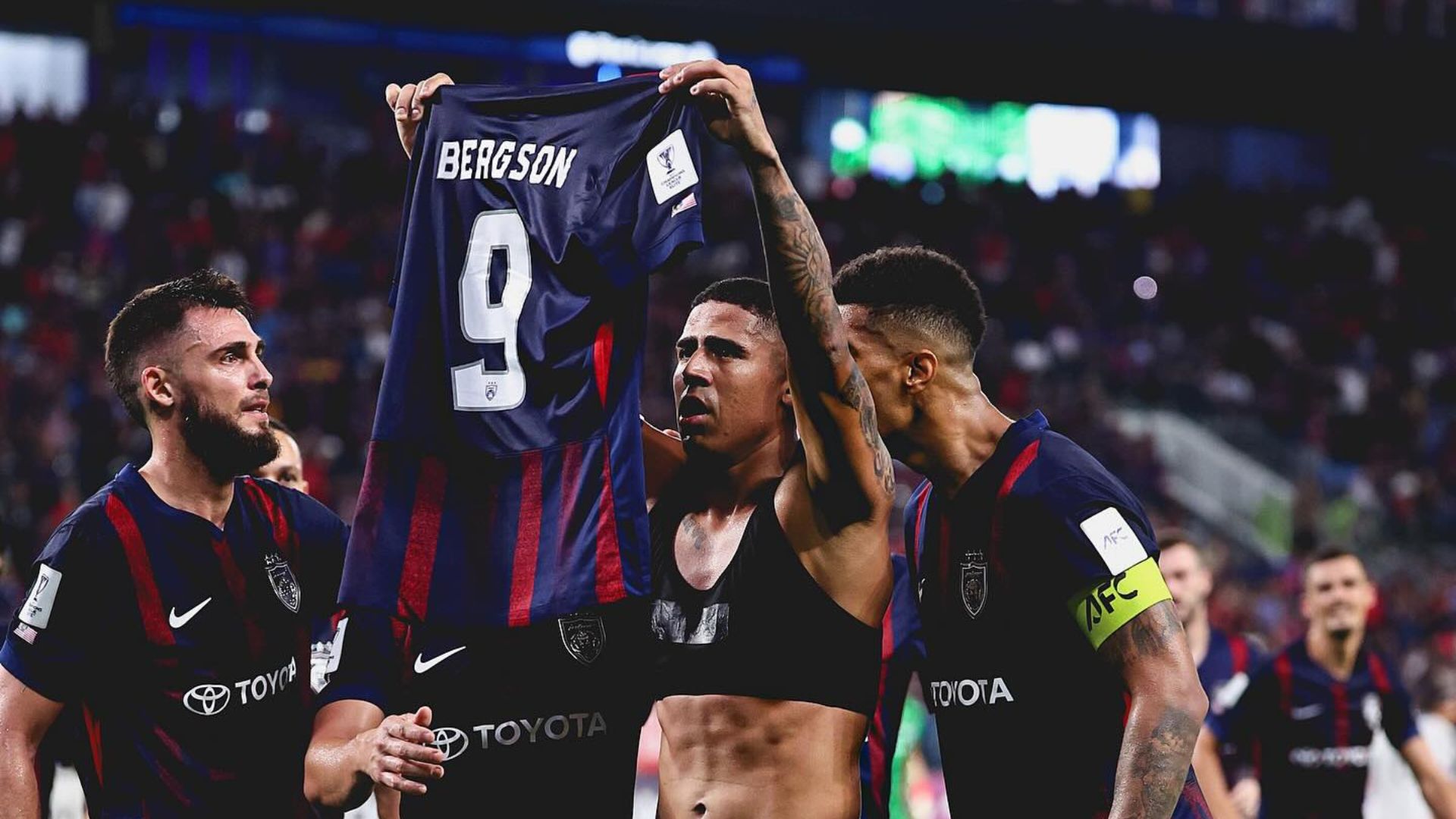 Bérgson com as cores do Johor FC - Foto: Reprodução / Redes Sociais / Instagram / @bergsonberg