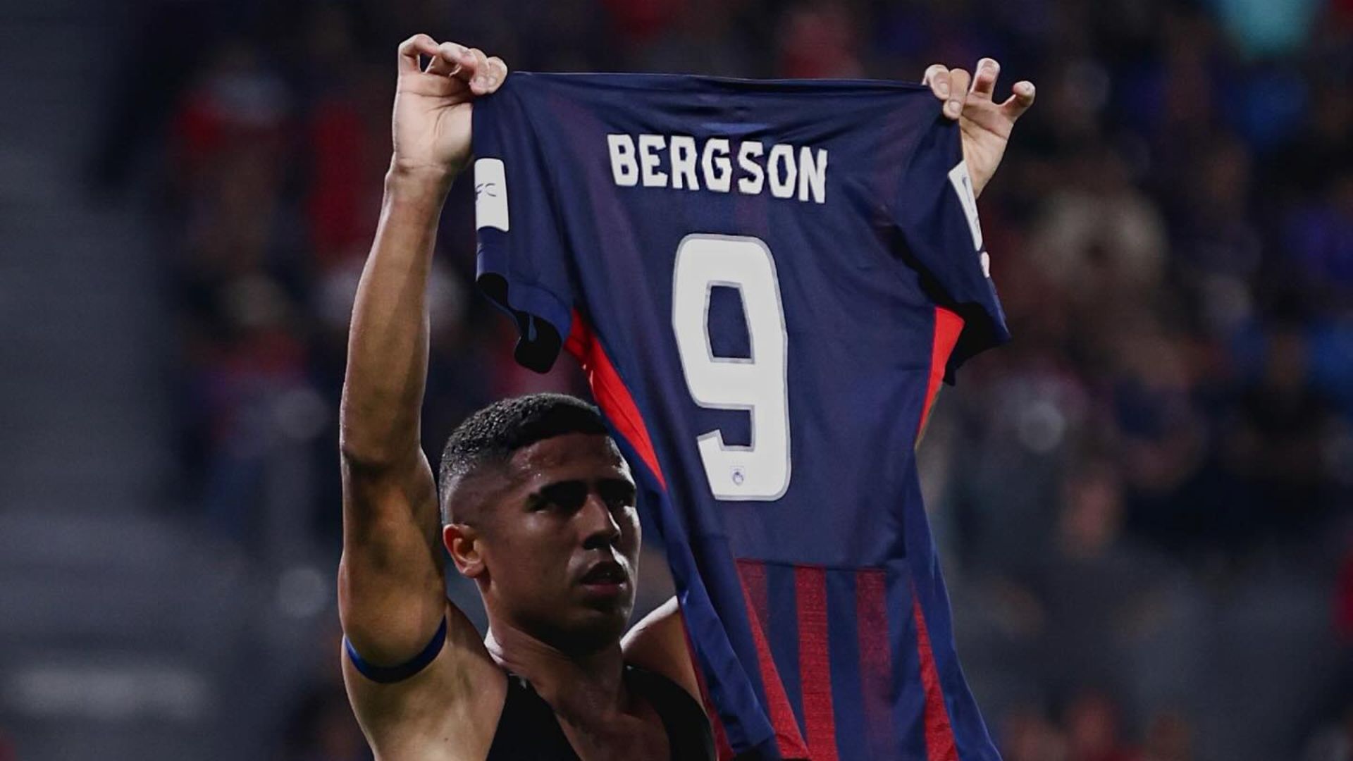 Bérgson com as cores do Johor FC - Foto: Reprodução / Redes Sociais / Instagram / @bergsonberg
