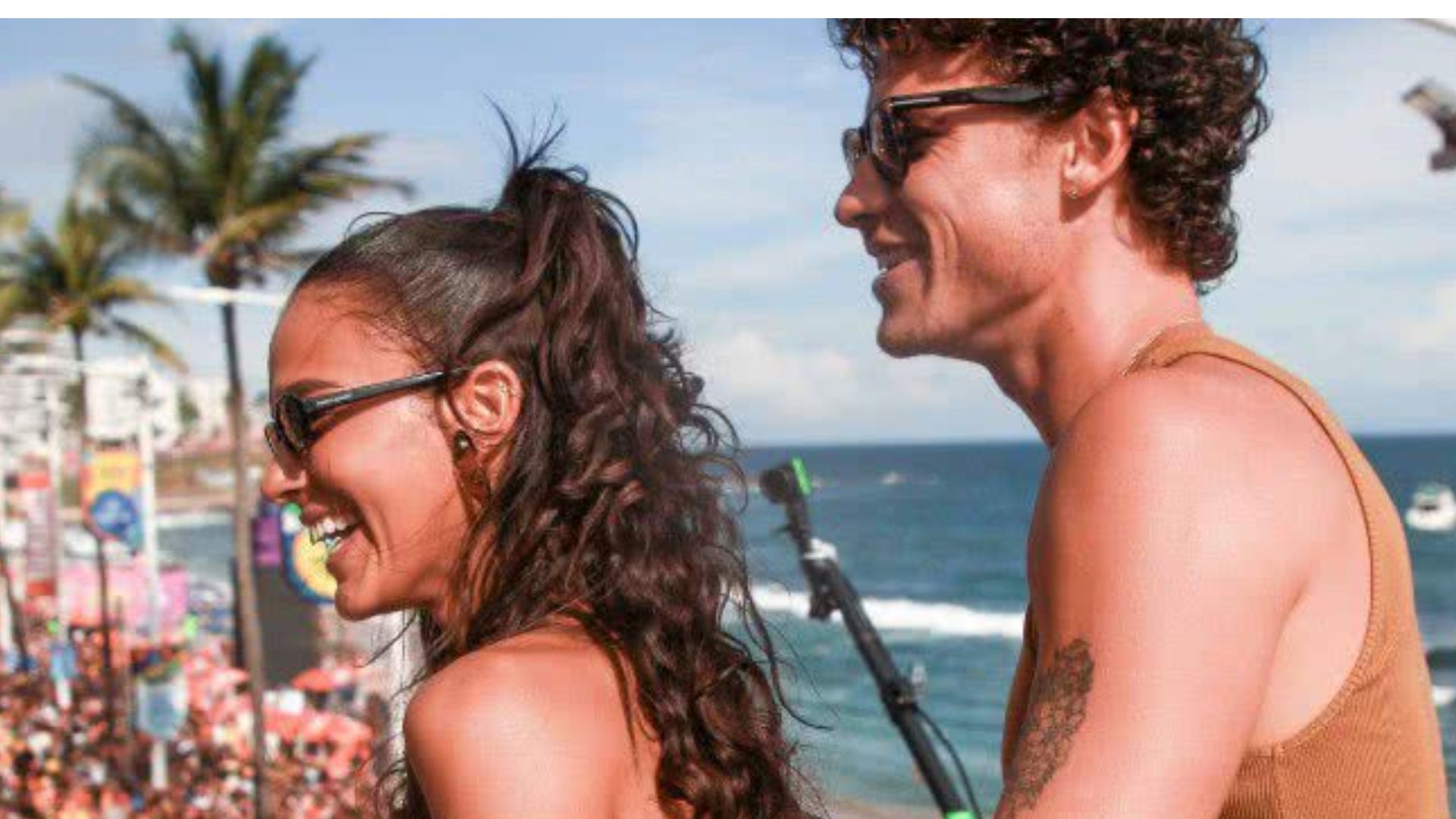 Bruna Marquezine e Shawn Mendes são fotografados juntos durante aparição pública — Foto: Webert Belicio/AgNews
