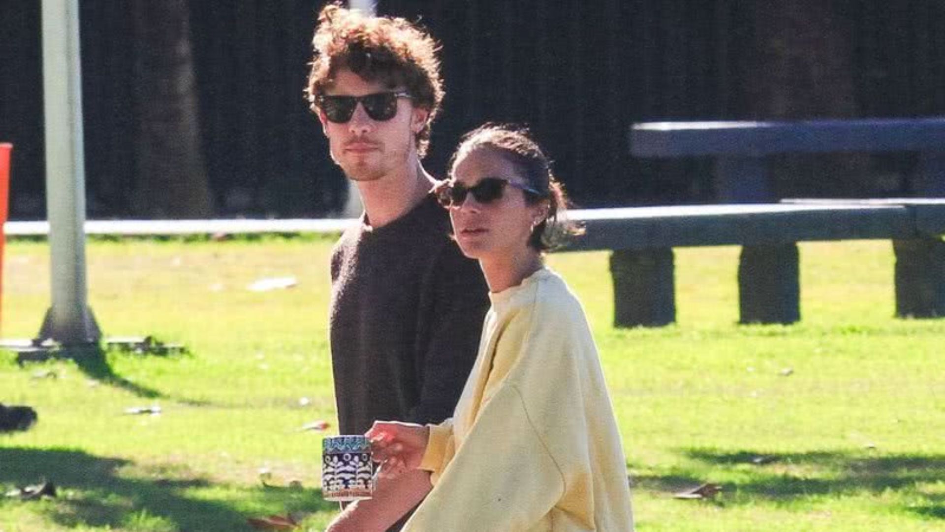 Bruna Marquezine e Shawn Mendes aparecem juntos em registro feito por fotógrafo — Foto: Dilson Silva/AgNews