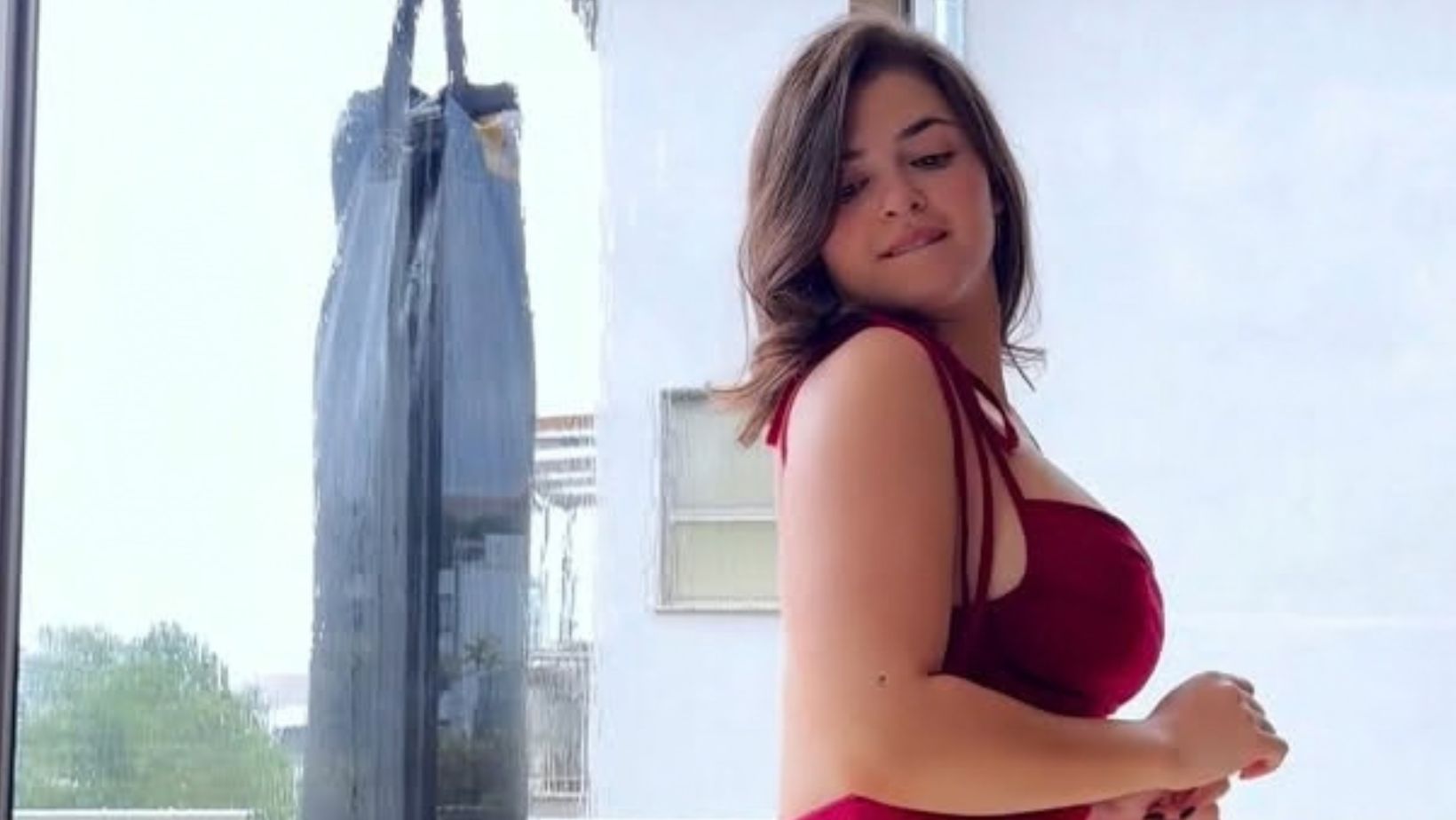 Miss Bumbum Kerolay Chaves perdeu camisa de Paquetá no táxi. Foto: Redes sociais