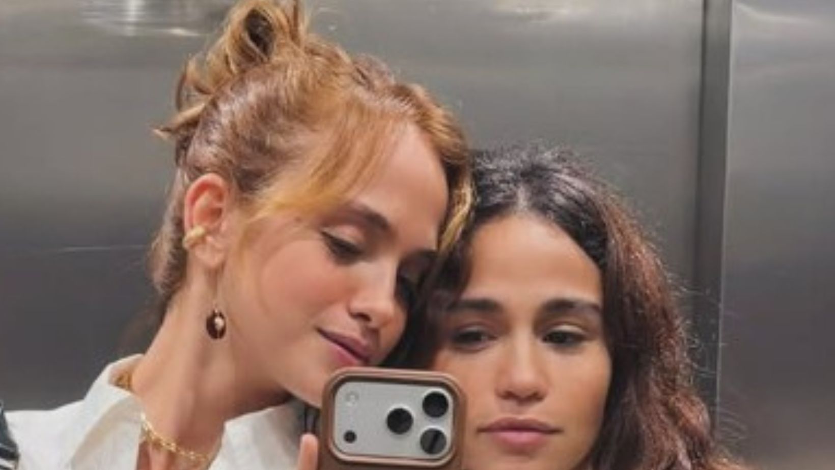 Emilie Rey e Nanda Costa