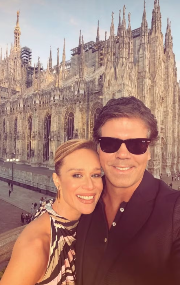 Mariana Ximenes e Tiago Pessôa posam juntos durante viagem à Itália — Foto: Reprodução/Instagram