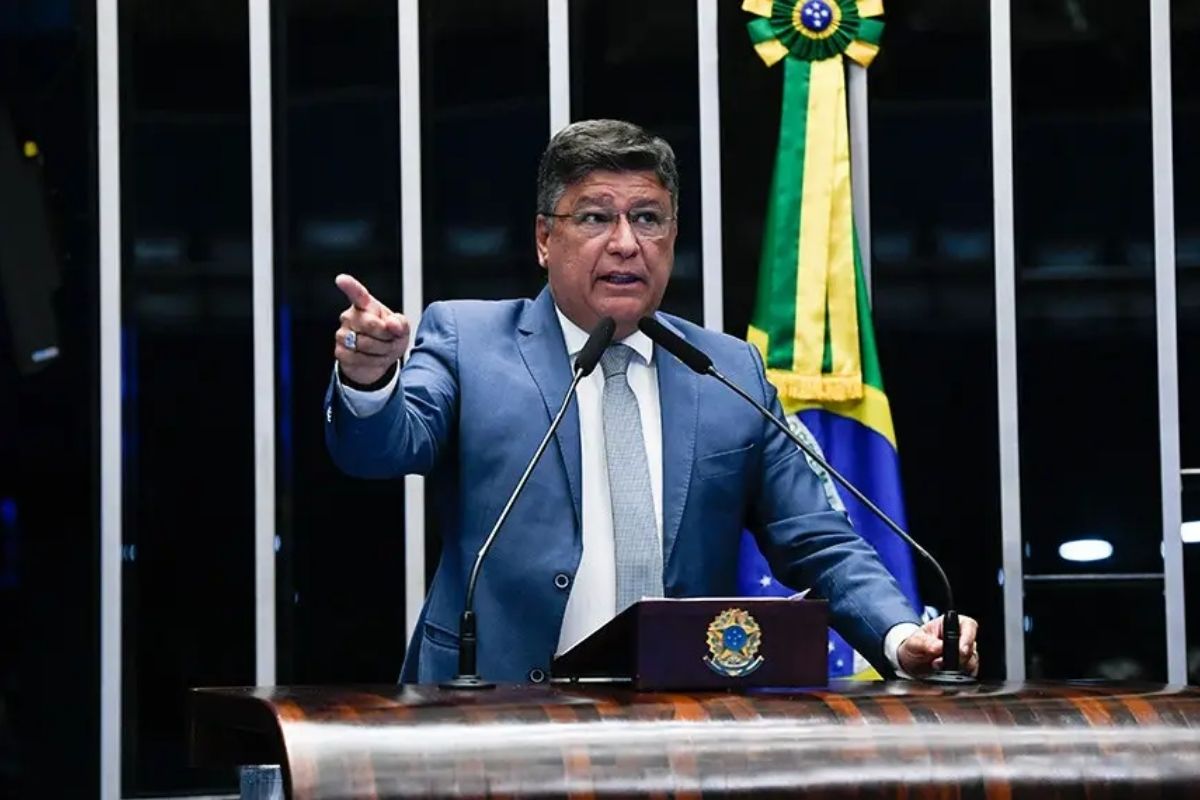 Senador pede impeachment de Alexandre de Moraes e manda recado para Davi Alcolumbre - QTU Questões do Universo