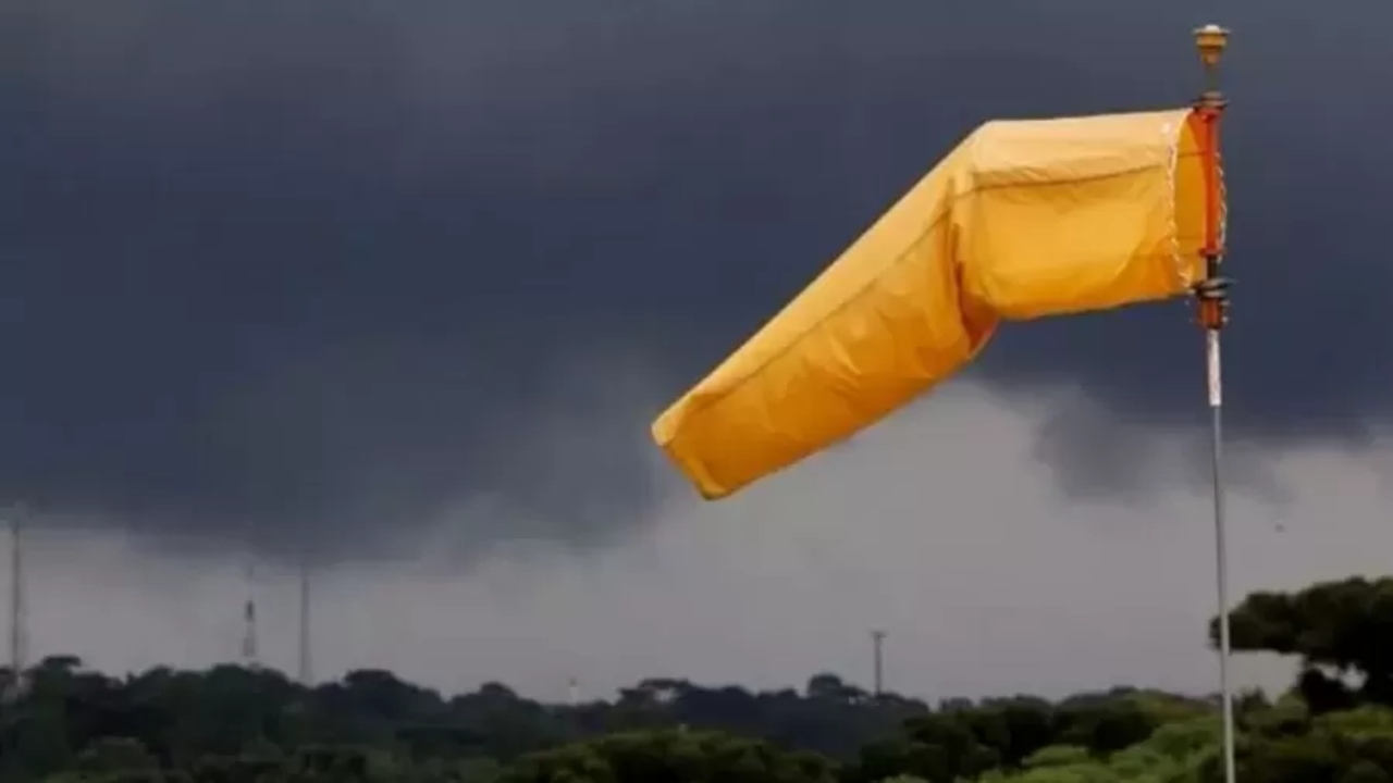 Ciclone avança e provoca frio e chuva em três regiões do Brasil