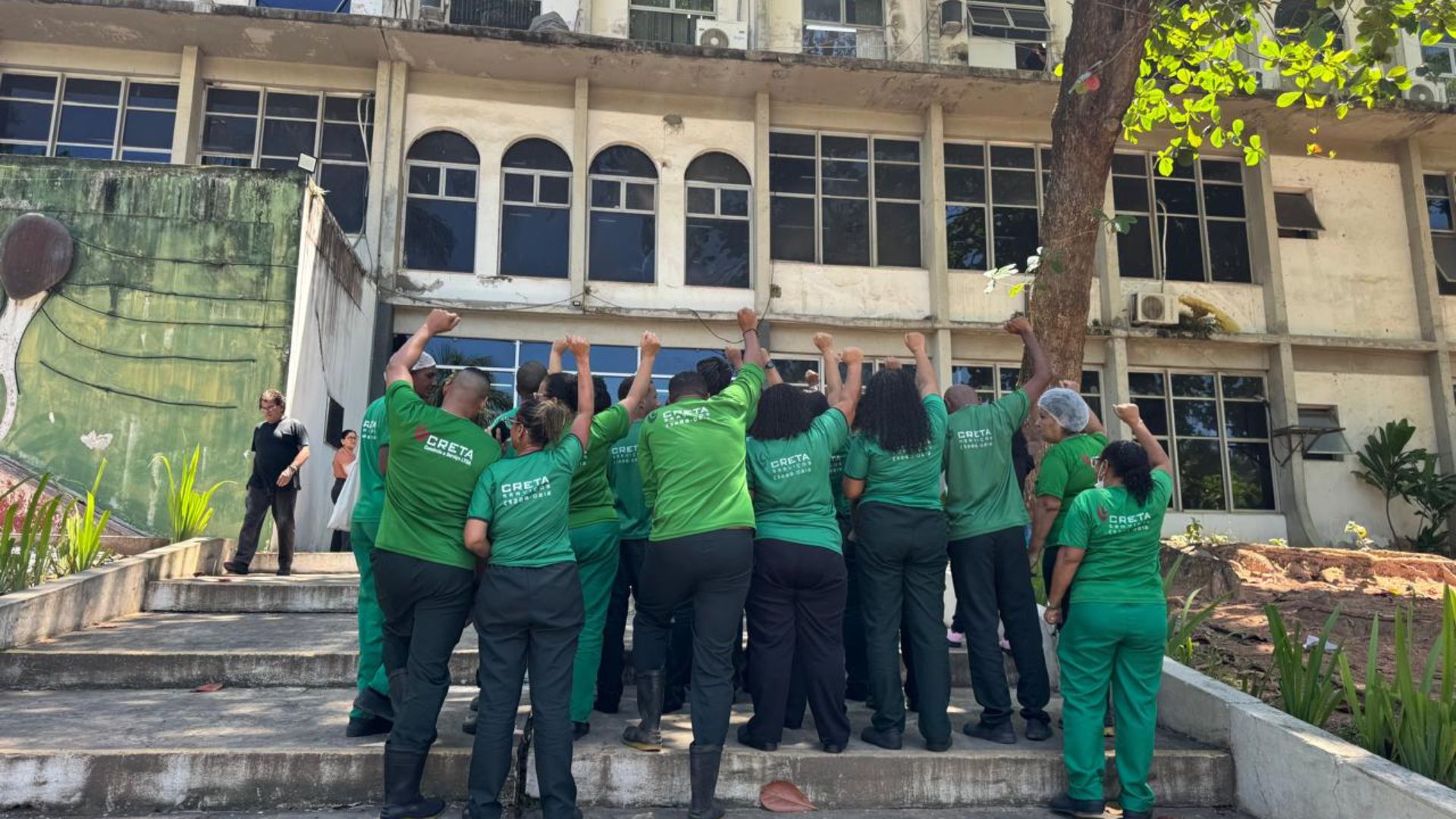 Funcionários da empresa Creta - Foto: Leitor BNews