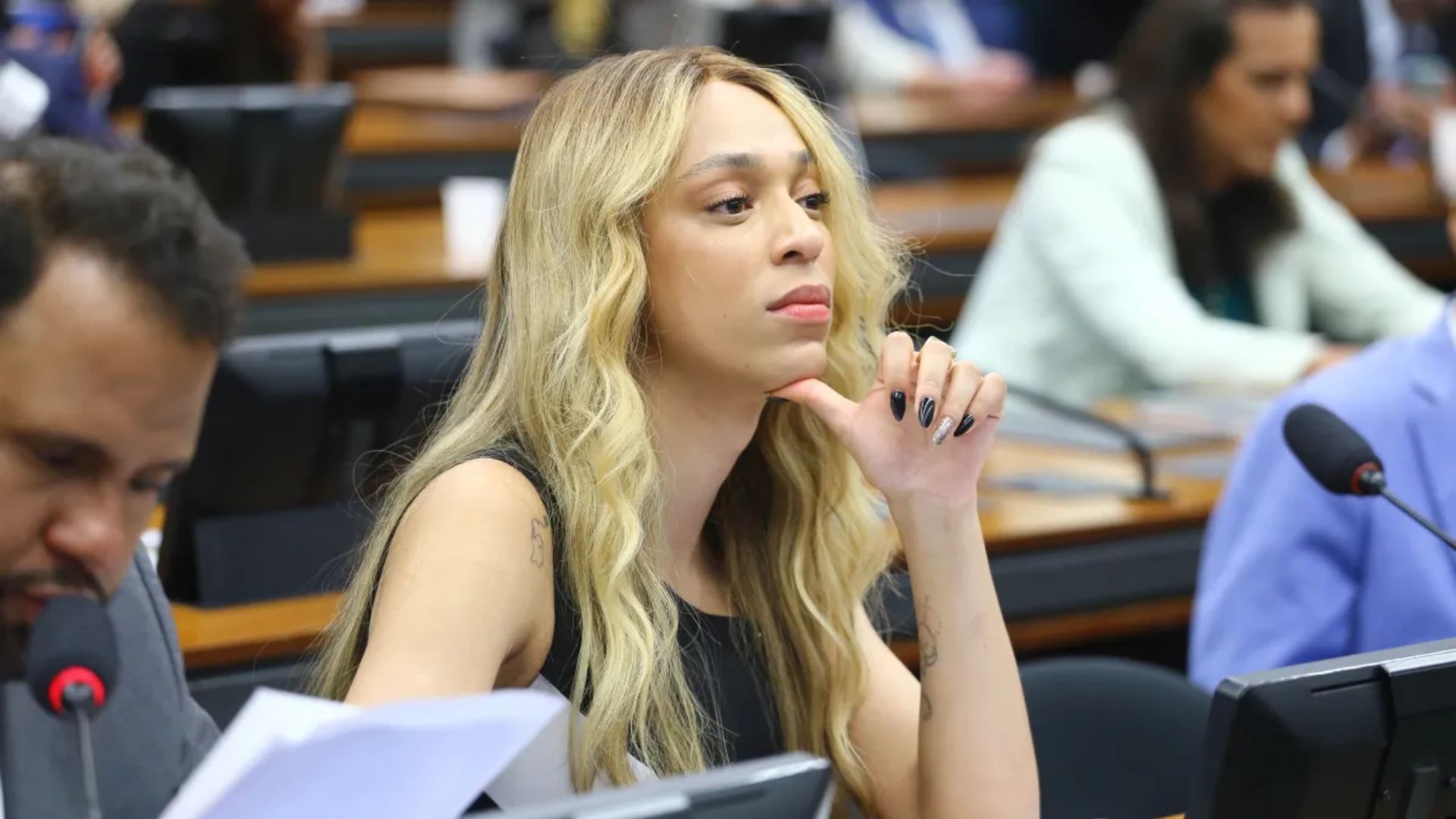 A Justiça de São Paulo entendeu que as declarações contra Erika Hilton ultrapassaram os limites da crítica política — Foto: Vinicius Loures/Câmara dos Deputados