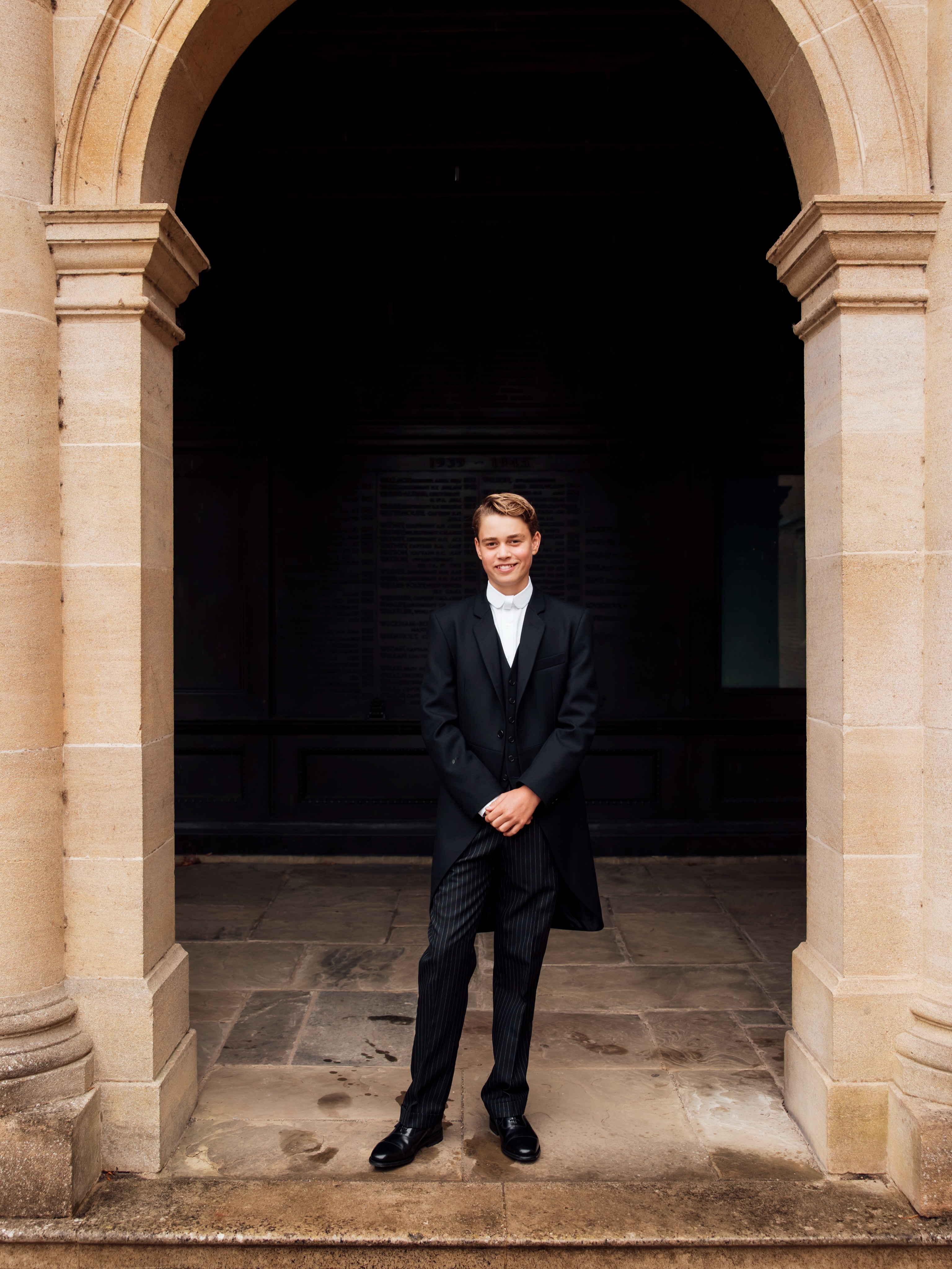 Príncipe George, filho de William e Kate no primeiro dia em Eton | Reprodução