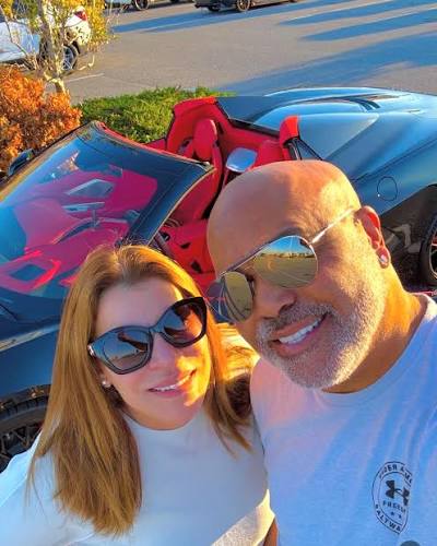 Mulher de Rick deixa os EUA após desaparecimento de helicóptero com o cantor 