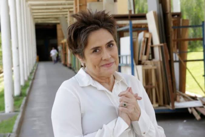 Atriz Nina de Pádua