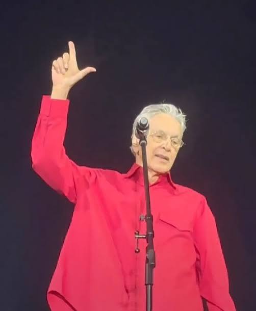 Caetano Veloso presta apoio a Lula