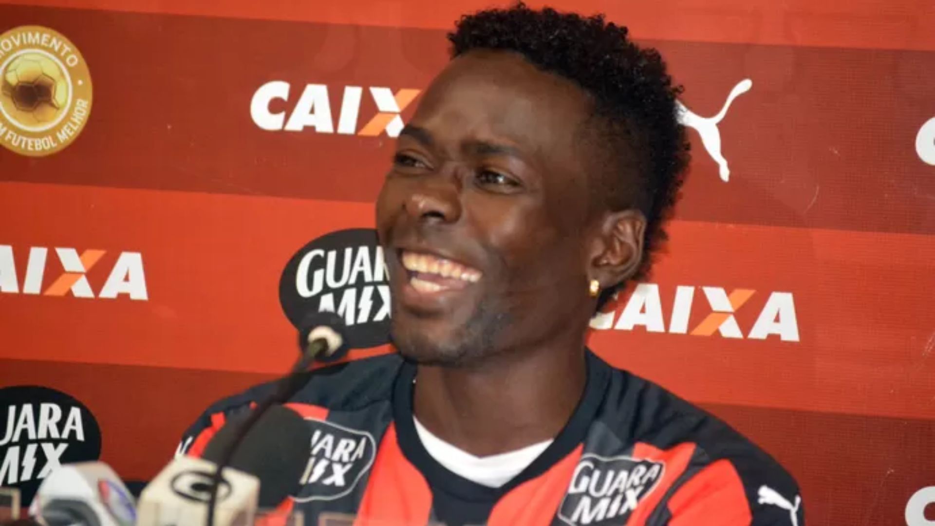 Kanu com as cores do Esporte Clube Vitória - Foto: Maurícia da Matta / ECV