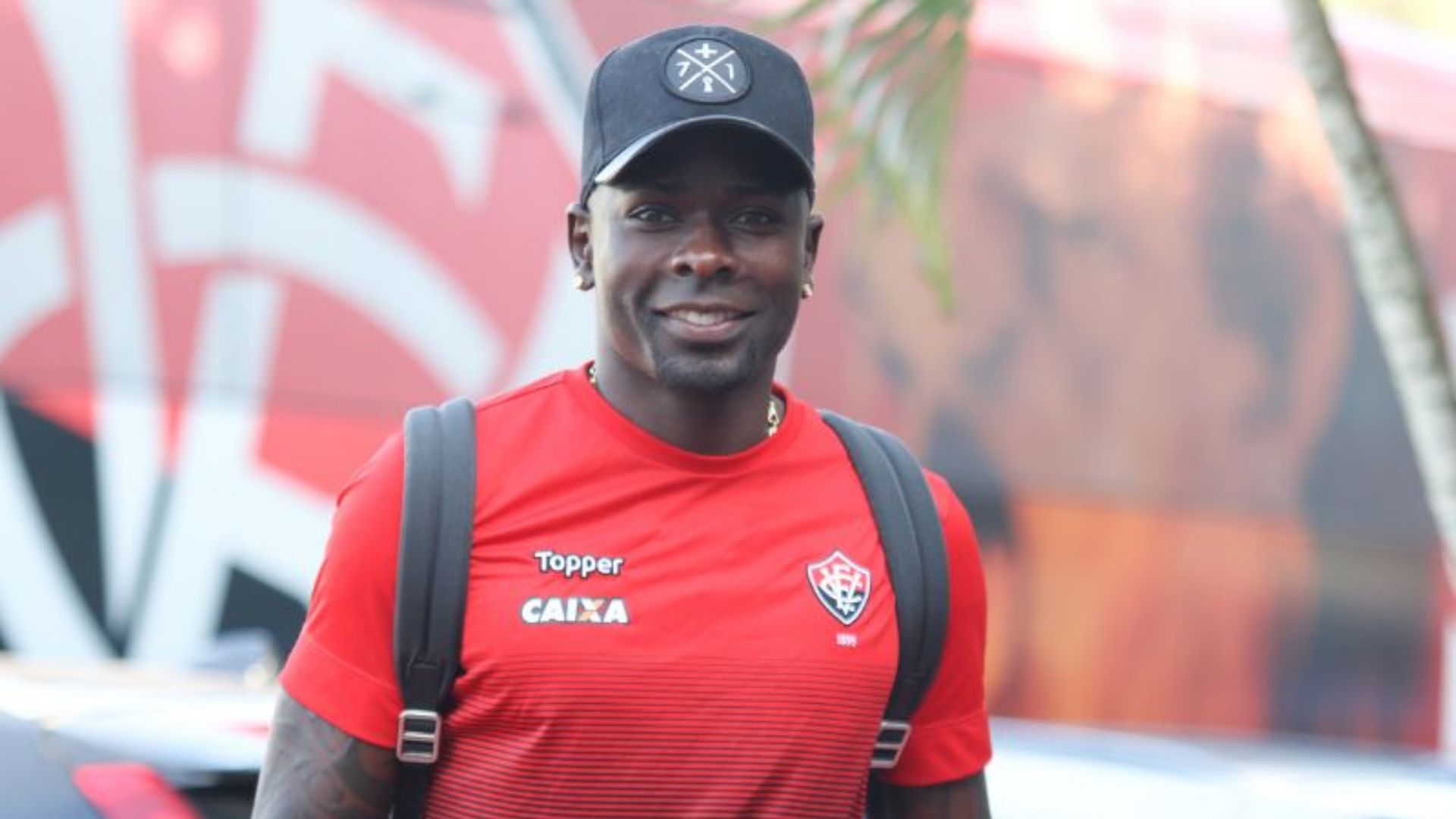 Kanu com as cores do Esporte Clube Vitória - Foto: Maurícia da Matta / ECV