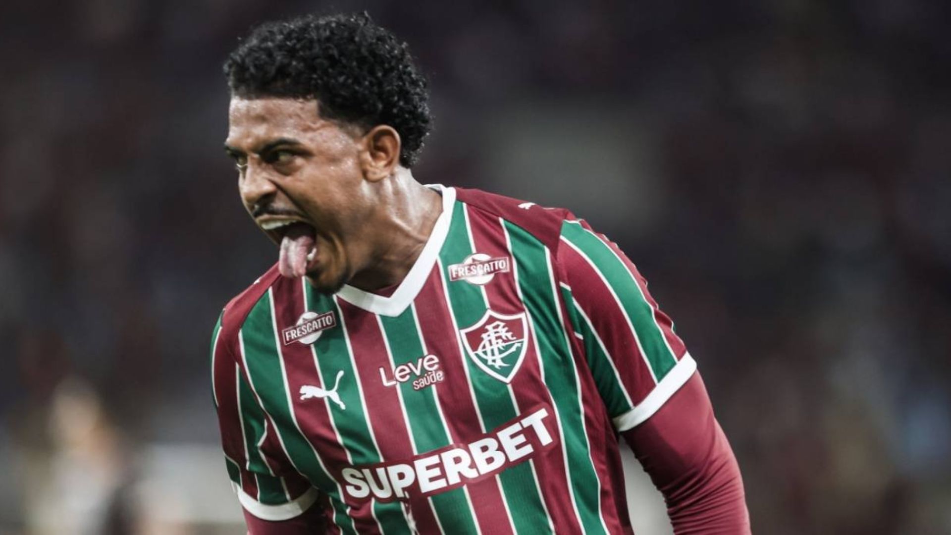 John Kennedy com as cores do Fluminense - Foto: Lucas Merçon / Flu