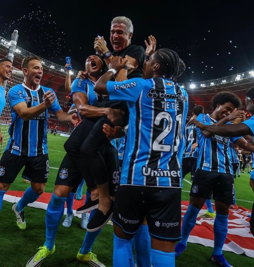 Atacante do Grêmio cai em golpe e transfere R$ 22 mil para homem que se passava por Luís Castro | Reprodução/Redes sociais