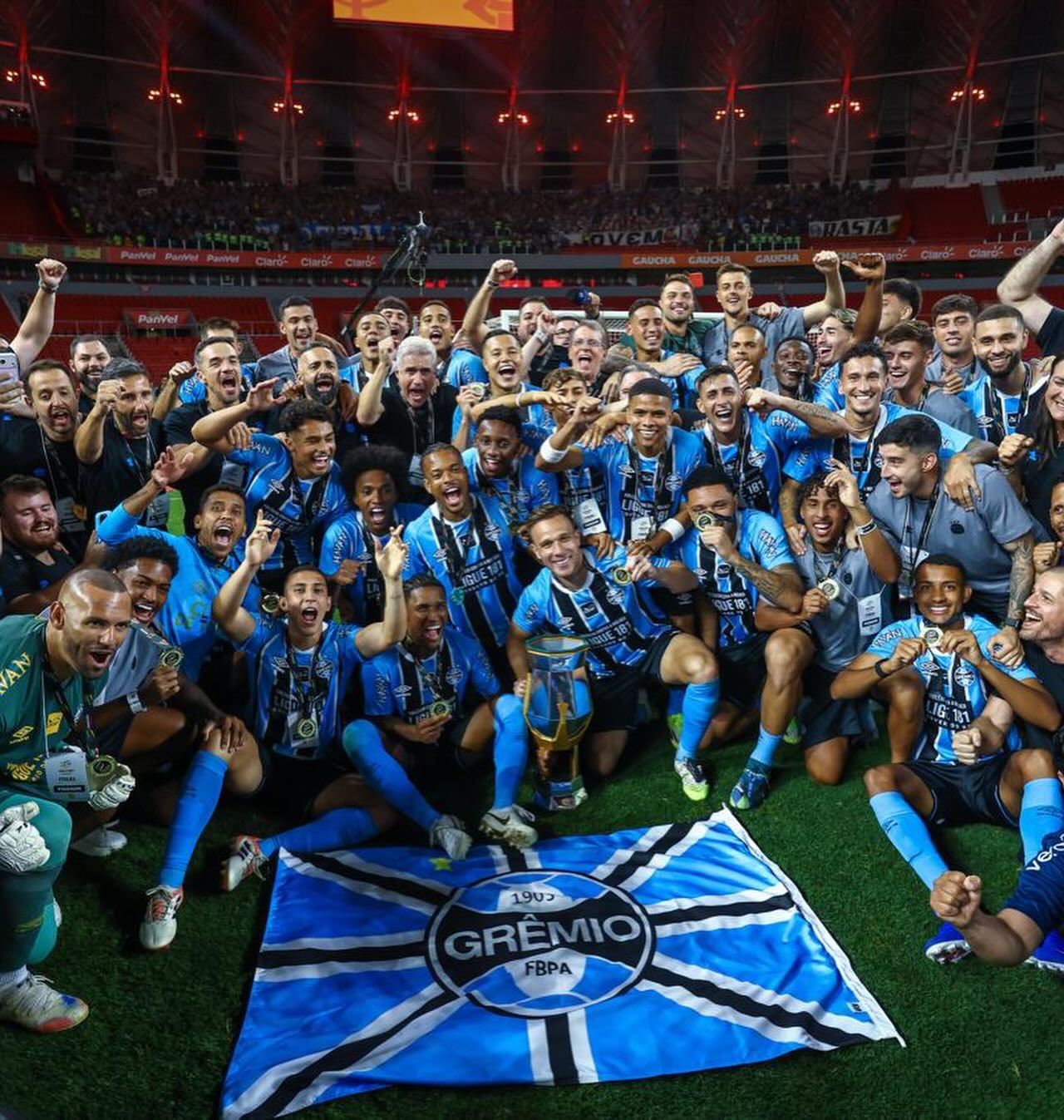 Atacante do Grêmio cai em golpe e transfere R$ 22 mil para homem que se passava por Luís Castro | Reprodução/Redes sociais