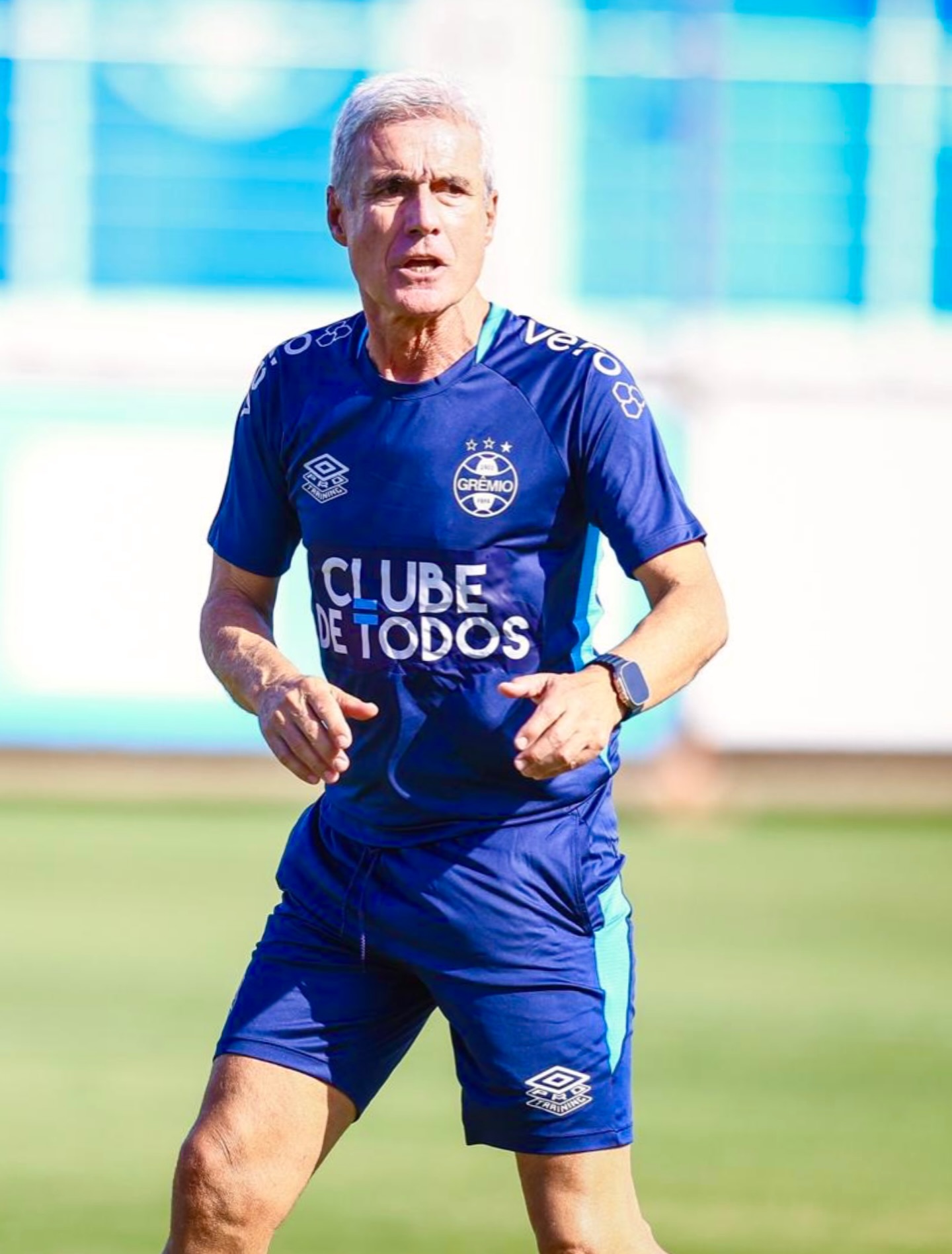 Atacante do Grêmio cai em golpe e transfere R$ 22 mil para homem que se passava por Luís Castro | Reprodução/Redes sociais