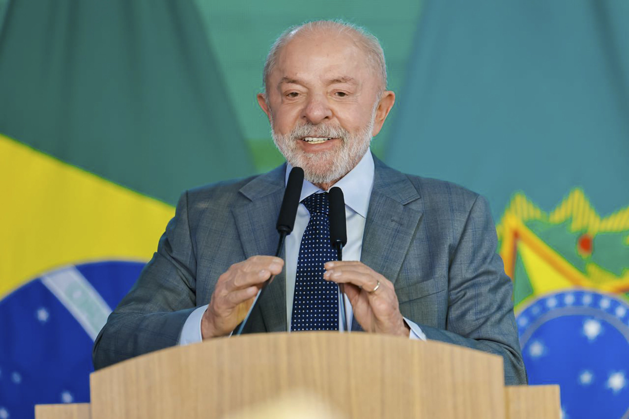 Lula adota cautela e não discursa em cerimônia simultânea a julgamento decisivo do STF