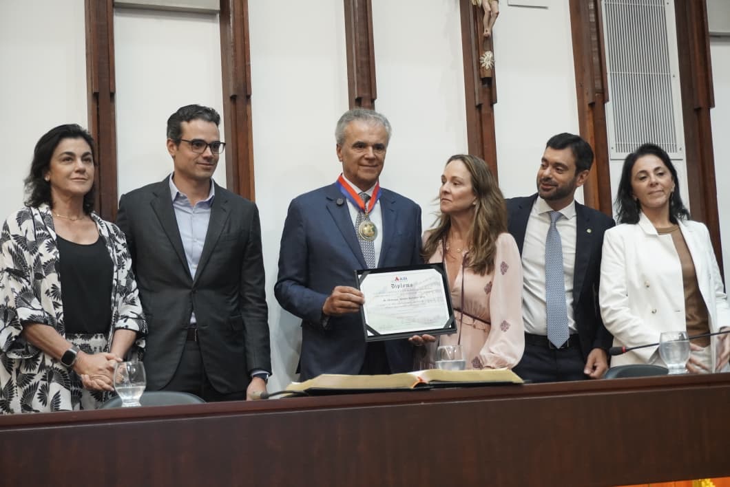 Médico Henrique Salvador recebe Comenda 2 de Julho e Título de Cidadão Baiano - Foto: Devid Santana | BNEWS