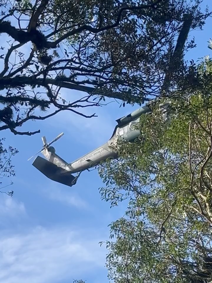 Foto: Imagens revelam operação de resgate após queda de helicóptero com Rick e Bruno | Reprodução: Redes sociais / Sargento Teles (PMSC)