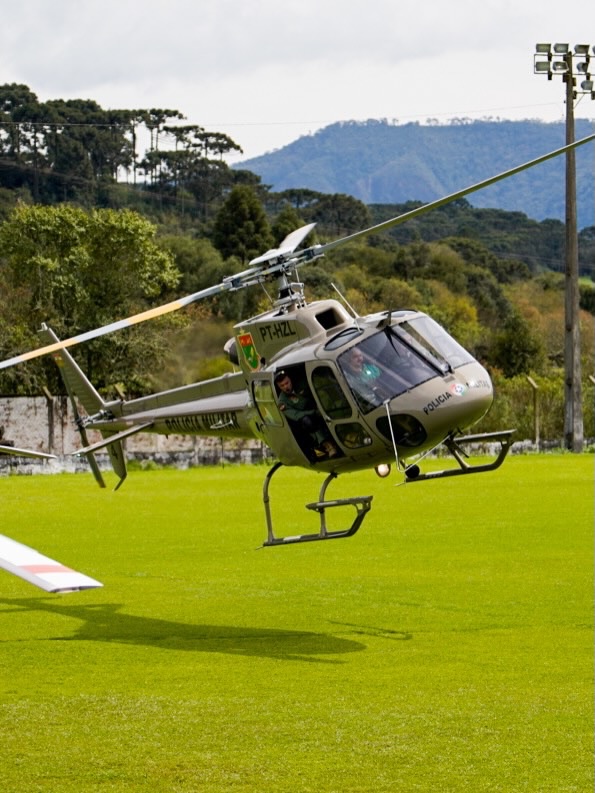 Foto: Imagens revelam operação de resgate após queda de helicóptero com Rick e Bruno | Reprodução: Redes sociais / Sargento Teles (PMSC)