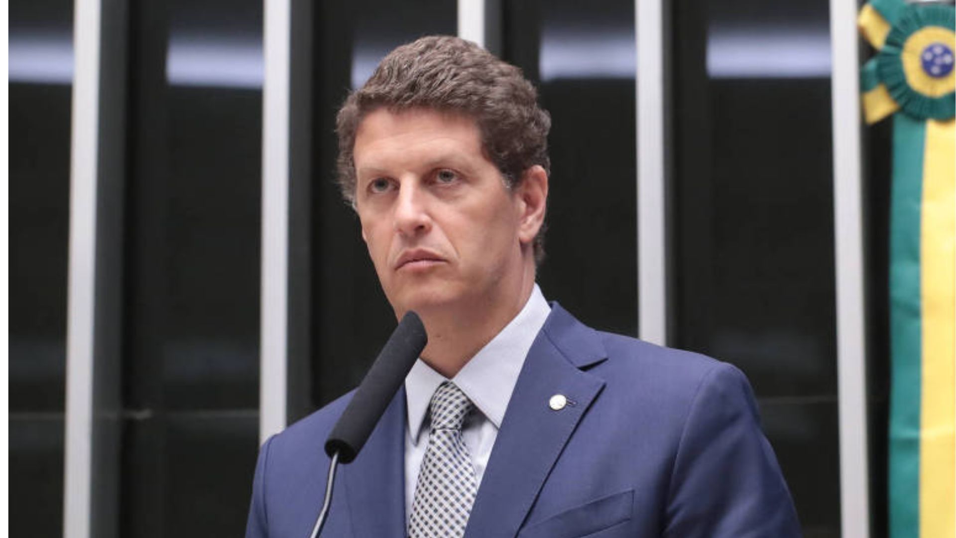 Ex-ministro de Jair Bolsonaro recebeu R$ 4,6 milhões para campanha antes de desistir da disputa ao Senado