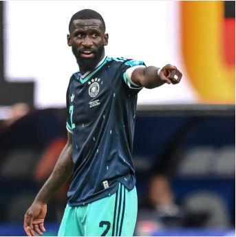 Reprodução/Instagram @toniruediger