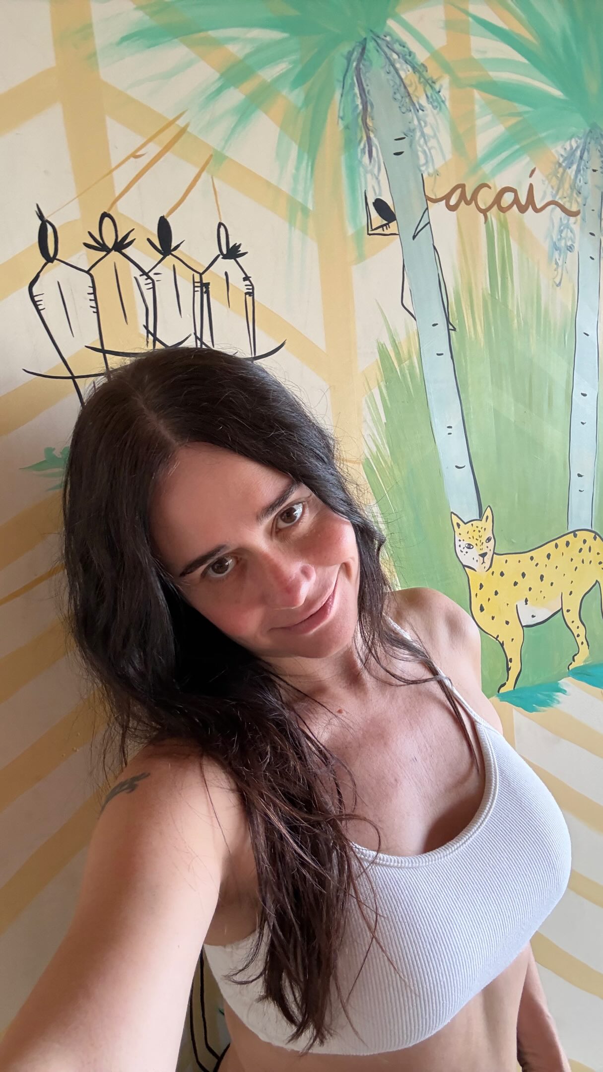 Alessandra Negrini está de volta à Globo após quatro anos longe das novelas e terá um dos papéis centrais da nova trama das sete — Foto: Instagram