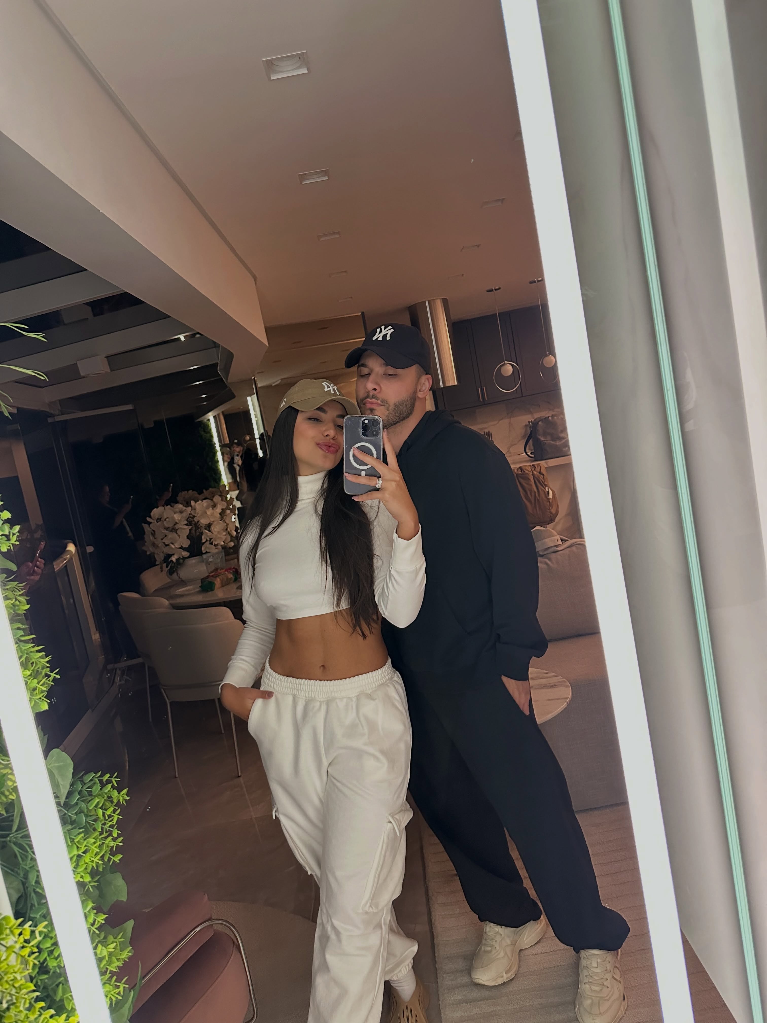 Murilo Huff pediu Gabriela Versiani em casamento após cerca de dois anos de relacionamento — Foto: Reprodução/Instagram