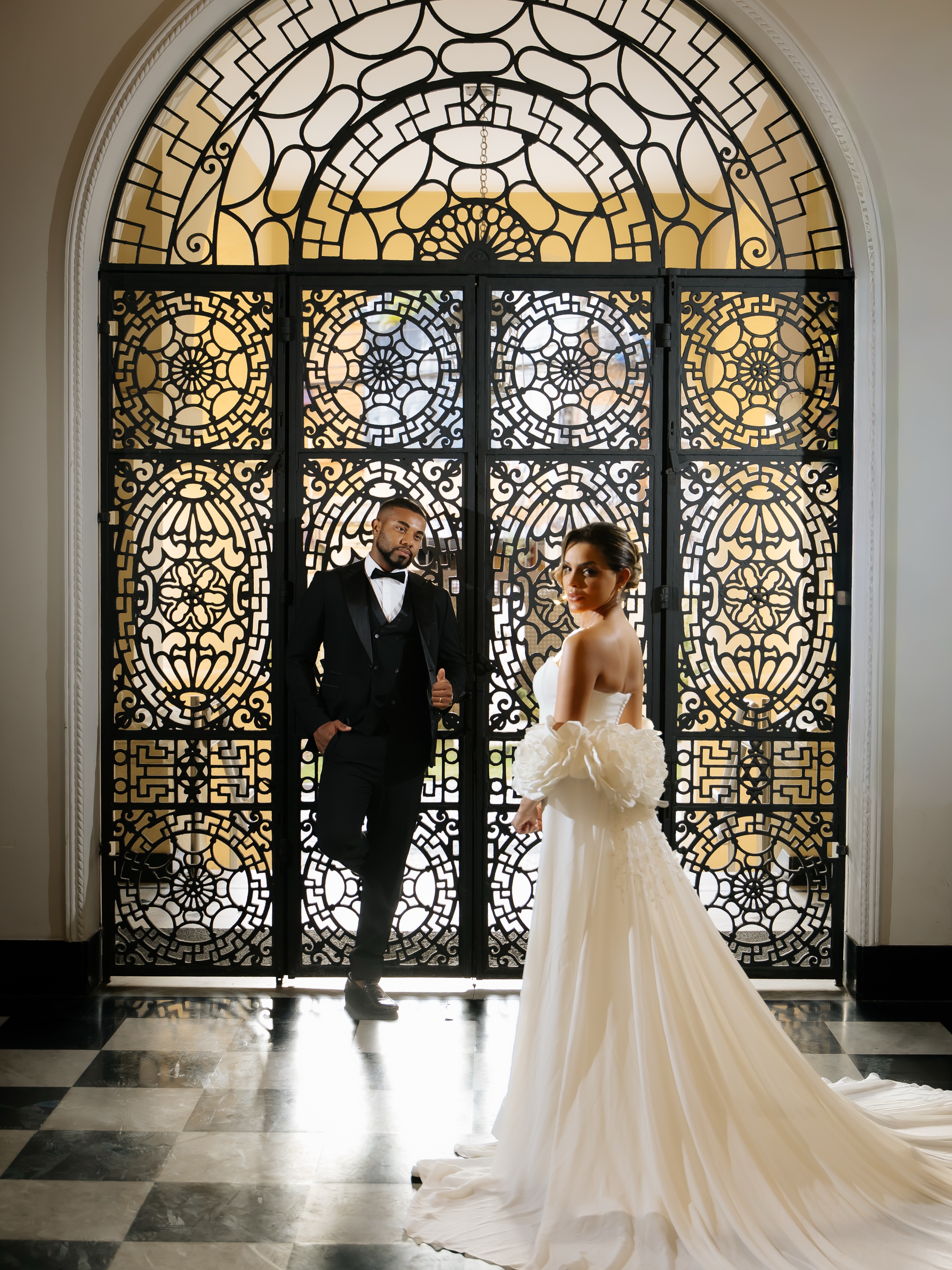 Davi Brito e Emilly Araújo realizaram ensaio vestidos de noivos antes da cerimônia de casamento em Salvador — Foto: Reprodução/Instagram