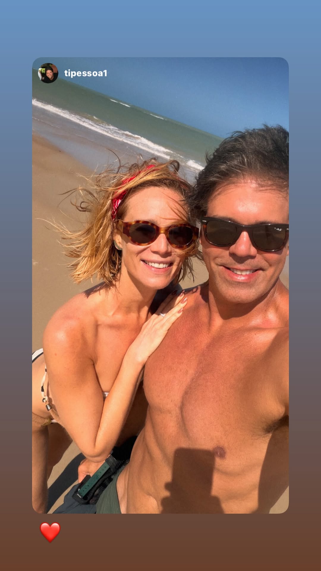 Mariana Ximenes posta foto com novo namorado