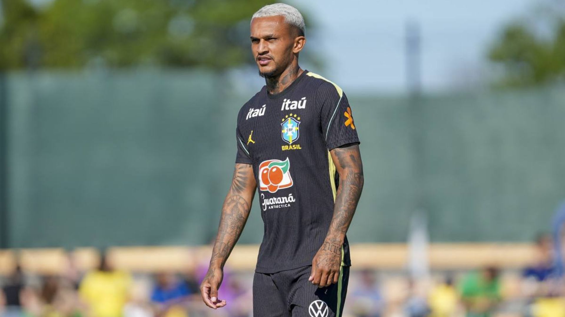 Wesley com as cores da Seleção Brasileira - Foto: Rafael Ribeiro / CBF