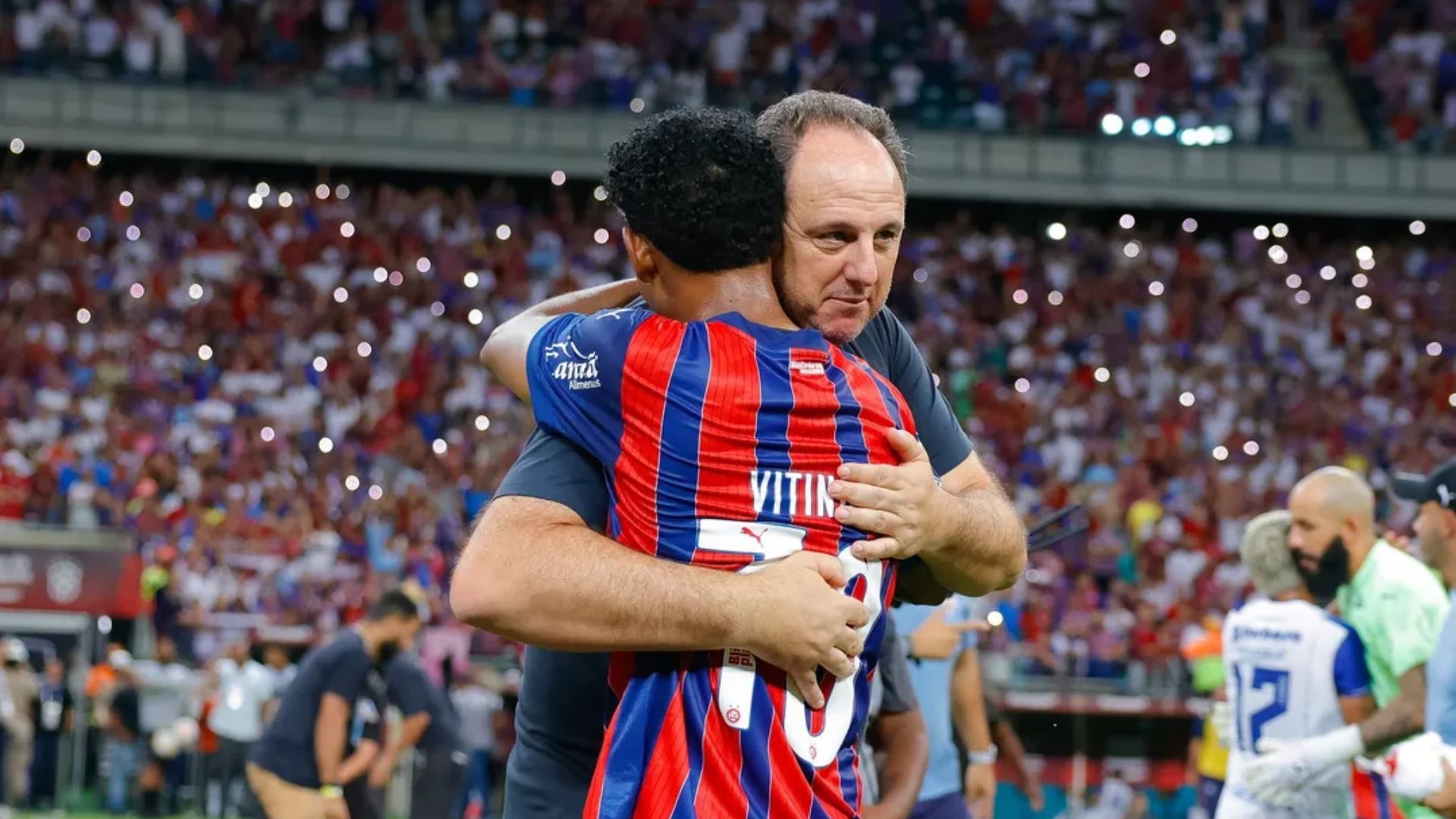 Vitinho recebeu oportunidades no time profissional do Bahia sob o comando de Rogério Ceni — Foto: Catarina Brandão/EC Bahia
