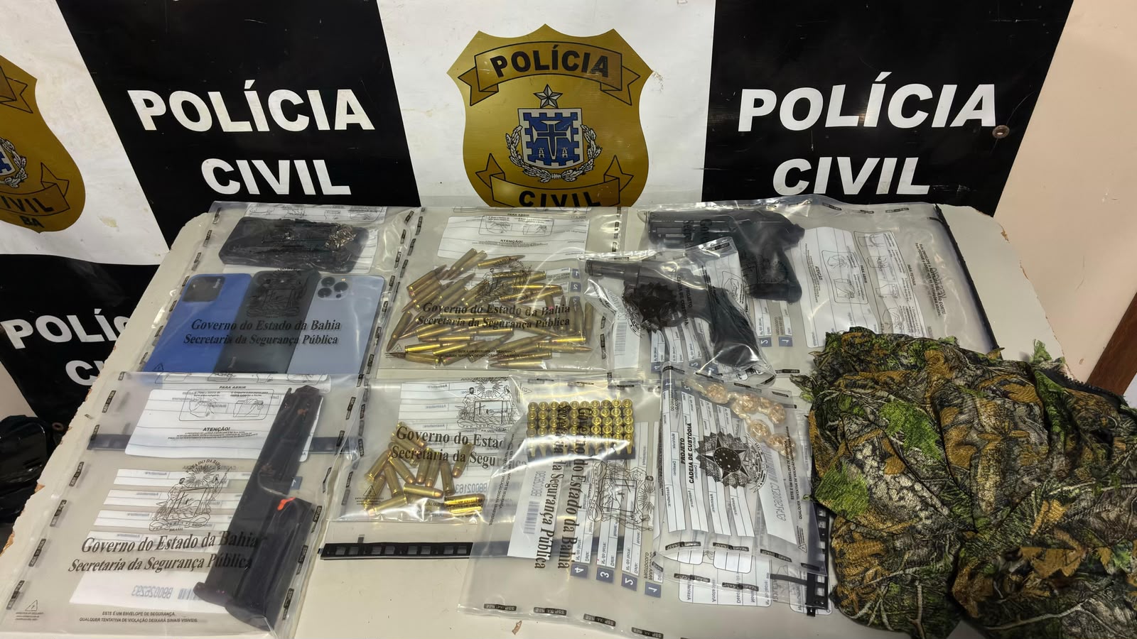 Dupla suspeita de participar de plano de ataque contra rivais morre em confronto com a polícia em Eunápolis