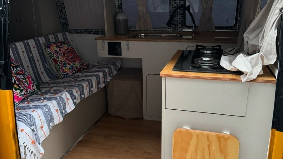 A Kombi permite que o humorista possa viajar e ter o 