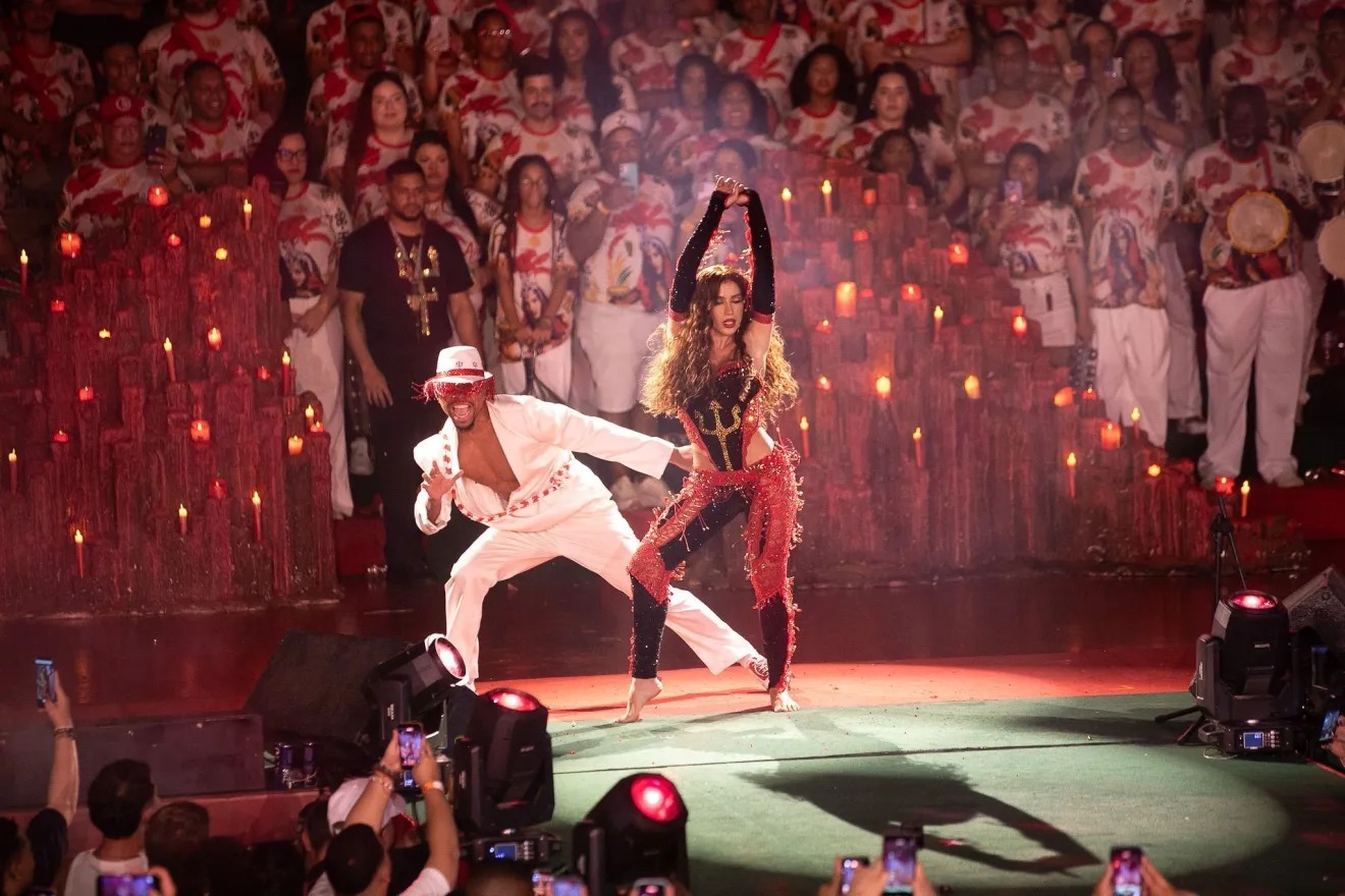 Anitta coroada na Grande Rio | Thiago Mattos / AgNews