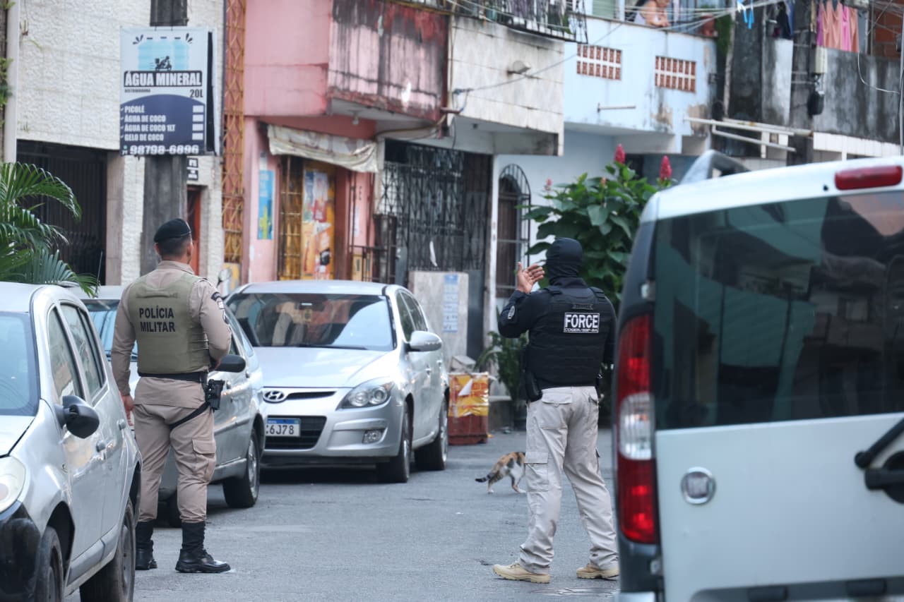 Operação cumpre mandados de prisão e busca e apreensão em Salvador