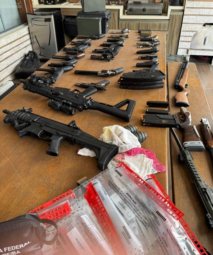 Foram apreendidas 44 armas de fogo de diversos calibres