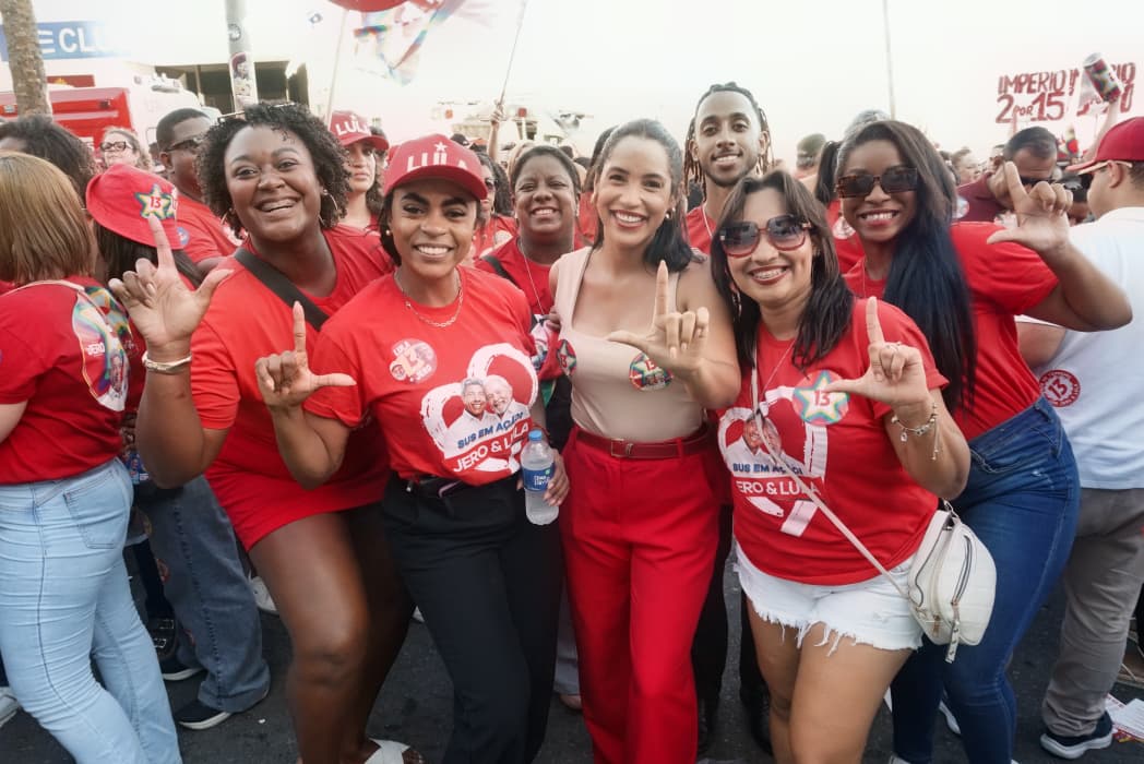 Apoiadores de Lula se concentram em Ondina. (Foto: Devid Santana / BNews)